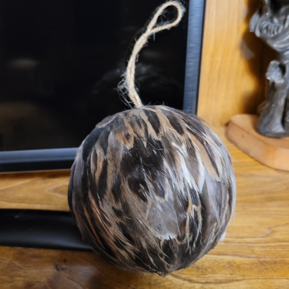 Feather ball
